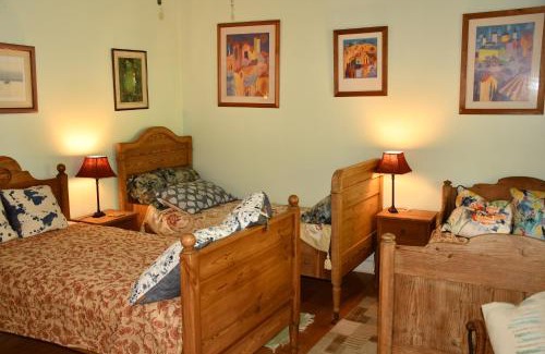 Tanetane Bed & Breakfast | Family-Friendly Triple Room with Breakfast and Ocean View