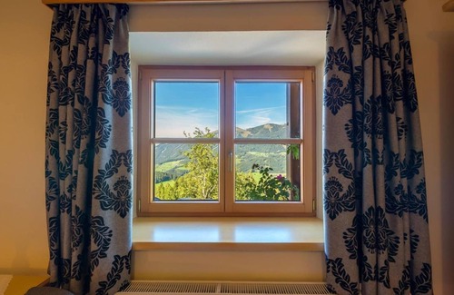 Vorderstoder Cabin | Cozy Triple Room with Spa and Ocean View at Almresort Baumschlagerberg