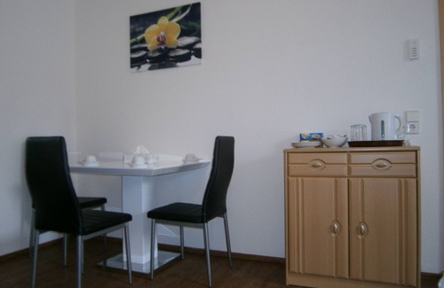 Rheinhausen Apartment | Cozy Triple Room at Europa-Park Rust with Great Amenities