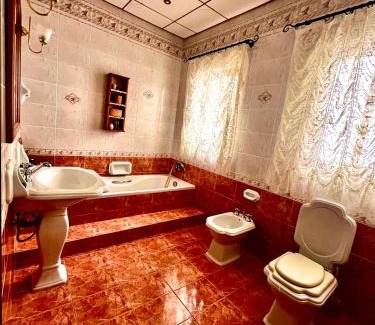 Tal-Ghoqod House | Triple room in Beautiful Maltese Maisonette