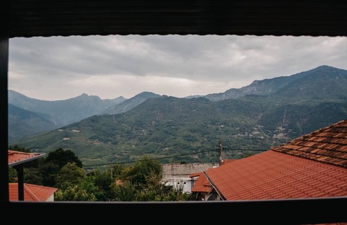 Kotroni House | Triple Room Mountain View with fireplace