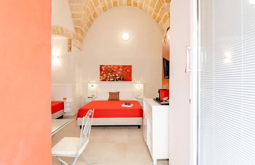 Tuglie Bed & Breakfast | Cozy Triple Room at Nine Crosses with Pool & Spa Access