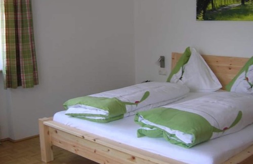 Kuchl Other | Cozy Triple Room with Pool & Kitchen at Hinterkellaubauer