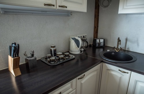 Old Town House | Comfortable Triple Room in Historic Old Town with Amenities