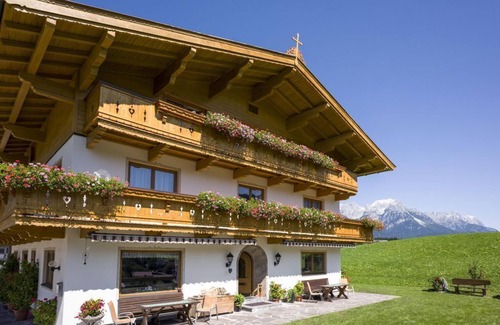 Soell Cottage | Cozy Triple Room with Breakfast at Pension Obinghof