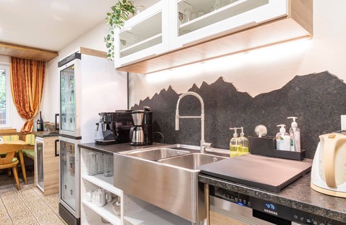 Soell Cottage | Mountain Fresh Triple Room: Family-Friendly Comfort Awaits