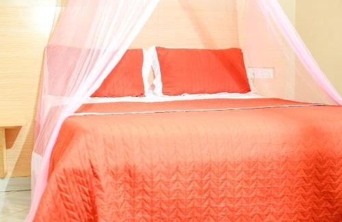 Kampala Hotel | Discover Triple Tee Gardens & Accommodation with Hot Tub