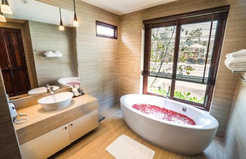 Cha-am Resort | Relaxing Triple Tree Beach Resort with Oceanfront Views