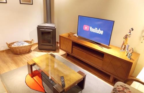 Centro House | Family-Friendly Triplex with Kitchen in Canela - Rated 10/10