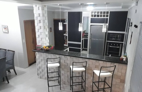 Itapoa House | Triplex Aconchego: Family-Friendly Stay with Kitchen & Pets