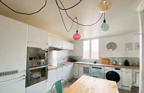Lognes Apartment | Triplex Cosy à 3 min du RER A et 15 min de Disney