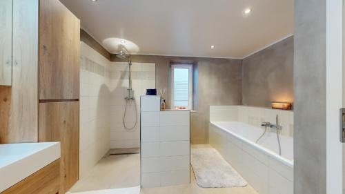 Bertrange Apartment | Triplex Cozy Serenity Entrée Privée Au Calme Rue Sans Issue