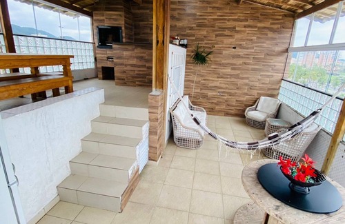 Jardim Ana Maria Apartment | Relaxing Triplex in Enseada with Private Pool and Spa