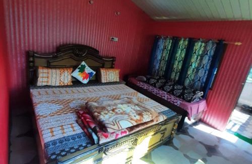 Dugalbitta House | Comforting Trishul Homestay with Breakfast & Family Amenities