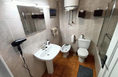 Rianxo House | Discover Trisquel Rianxo: Family-Friendly Retreat with 9.2 Rating