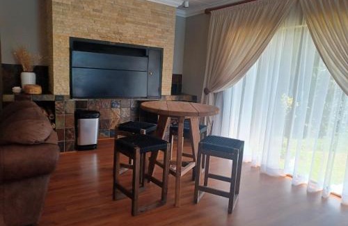 Klerksdorp House | Tristan's Place Guest House: Family-Friendly with Pool & Dining