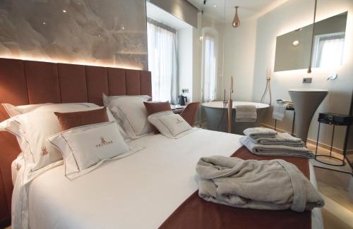Rione II Trevi Bed & Breakfast | Indulge at Tritone Luxury Suites: 4-Star Excellence & Hot Tub