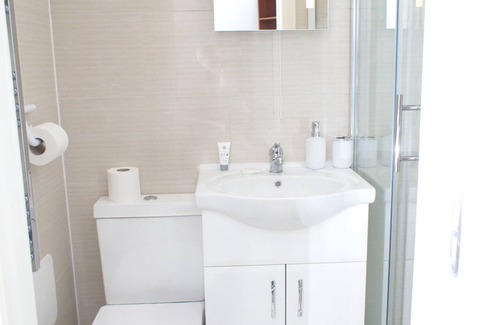 Wainscot Hotel | Discover Trivelles Rochester: Spa & Breakfast Included