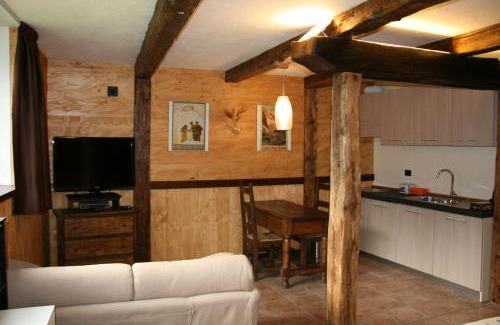 La Salle Apartment | Discover Trois Couronnes B&B: Family-Friendly Retreat