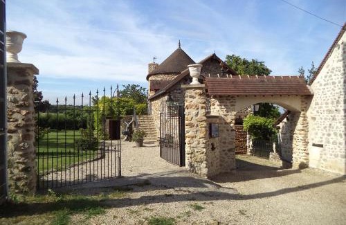 Saint-Etienne-sous-Bailleul House | Oceanfront Retreat: Trois Logements au Grandes Vignes