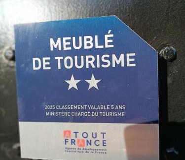 Saint-Etienne-sous-Bailleul House | Oceanfront Retreat: Trois Logements au Grandes Vignes