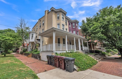 Wilmington Apartment | Trolley Teacup Charming Cozy Studio by RedAwning