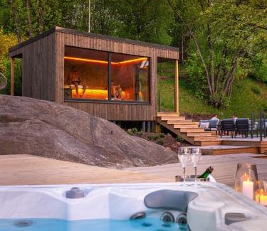 Tyssedal Apartment | Cozy Trolltunga Sleep: Family-Friendly with Breakfast Included