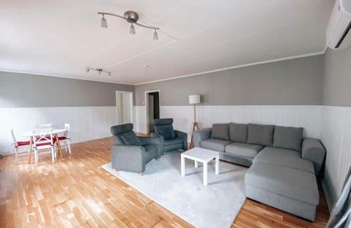 Tyssedal Apartment | Cozy Trolltunga Sleep: Family-Friendly with Breakfast Included
