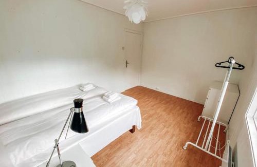 Tyssedal Apartment | Cozy Trolltunga Sleep: Family-Friendly with Breakfast Included