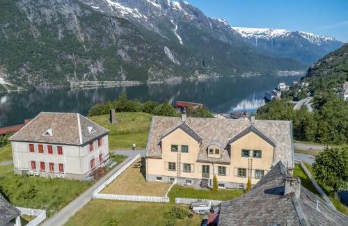 Tyssedal Apartment | Enchanting Trolltunga View: Family-Friendly Escape