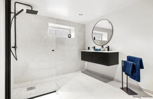 Tyssedal Apartment | Enchanting Trolltunga View: Family-Friendly Escape