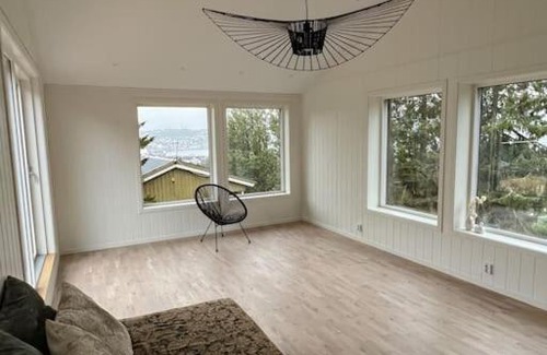 Tromsdalen Villa | Experience Tromsø Arctic Villa with Free Parking Awaits