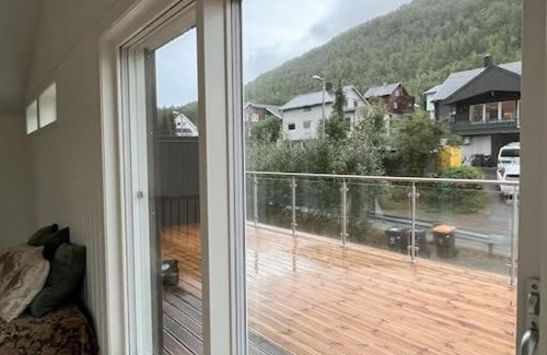 Tromsdalen Villa | Experience Tromsø Arctic Villa with Free Parking Awaits