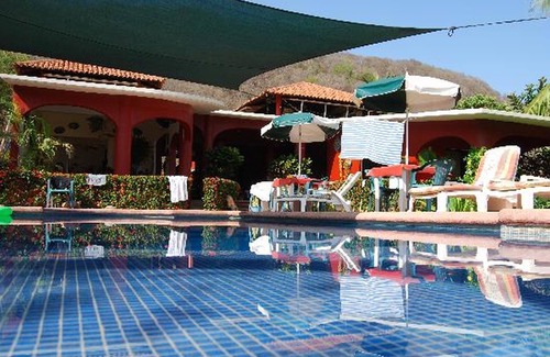 Troncones Villa | Beachfront Bliss at Casa Delfin Sonriente - Pool & Ocean Views