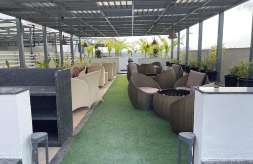 Baner Apartment | Tropical 2BR/SkyPool & Lounge
