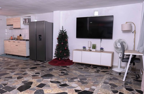 Santa Veronica House | Tropical 3 BR/3 BA beach Villa w pool, WiFi, & AC in beautiful Santa Veronica!