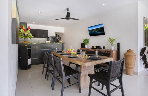 Sunset Road Villa | Idyllic 4 BR Villa with Ocean View in Seminyak