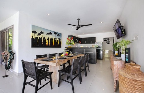 Sunset Road Villa | Idyllic 4 BR Villa with Ocean View in Seminyak