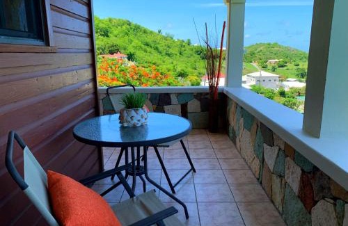 Valley Church Apartment | Relax in the Tropical Apartment 1B for Your Getaway
