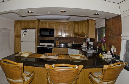 Key Largo Villa | Beachfront Tropical Villa with Ocean Views and Spa Access