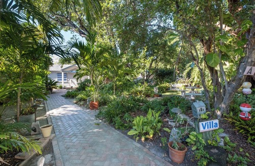 Key Largo Villa | Beachfront Tropical Villa with Ocean Views and Spa Access