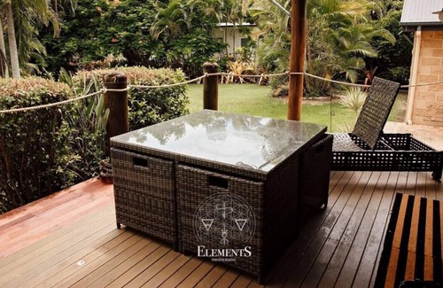 Dundowran Beach House | Tropical Beach Haven-Dundowran