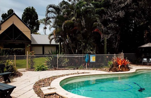 Dundowran Beach House | Tropical Beach Haven-Dundowran