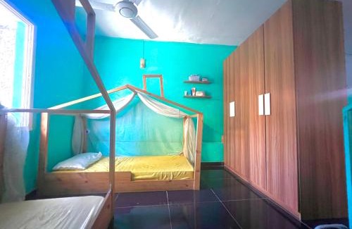 Moroni House | Relaxing Tropical Beach House for Family Getaways