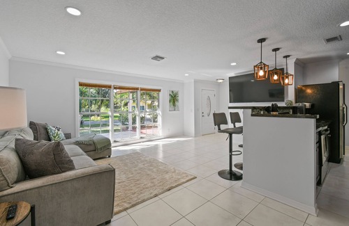 Echo Lake House | Idyllic Beach & Lakefront Home with Pool and Ocean Views