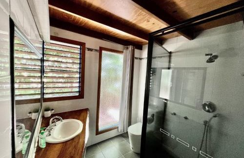 Wongaling Beach Apartment | Tropical Cabin Retreat