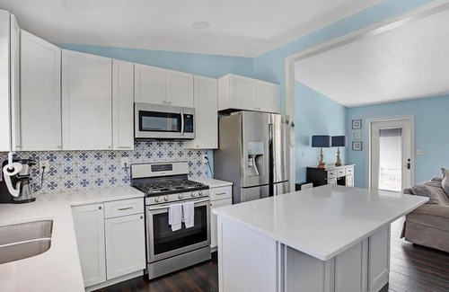 Marathon Cottage | Relaxing Tropical Cottages with Spa & Family Amenities