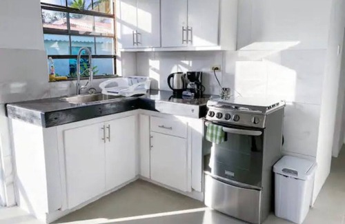 Douglas House | Family-Friendly Tropical Escape with 2 Bedrooms & Amenities
