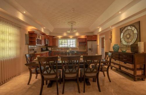 St. Ann's Bay Villa | Idyllic Tropical Escape Villa with Oceanfront Pool