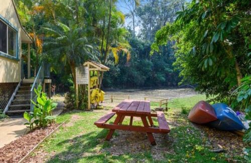 Korora Apartment | Family-Friendly Tropical Getaway for Your Next Adventure